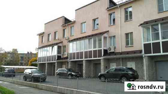 5-комнатная квартира, 220 м², 3/3 эт. на продажу в Петрозаводске Петрозаводск
