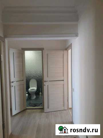 3-комнатная квартира, 80 м², 4/10 эт. в аренду посуточно в Каспийске Каспийск - изображение 1