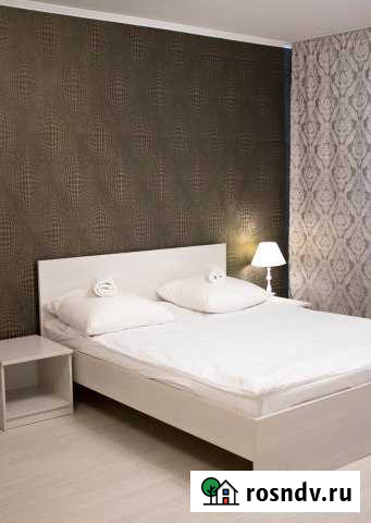 Комната 20 м² в 1-ком. кв., 1/10 эт. в аренду посуточно в Красноярске Красноярск - изображение 1