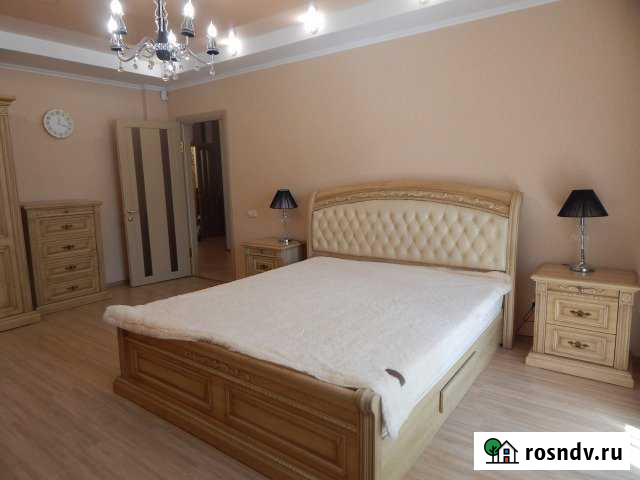 3-комнатная квартира, 85 м², 9/10 эт. в аренду на длительный срок в Севастополе Севастополь - изображение 1