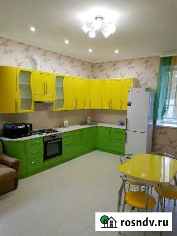 1-комнатная квартира, 73 м², 1/1 эт. в аренду посуточно в Шахтах Шахты - изображение 1