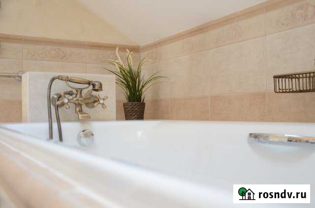 5-комнатная квартира, 200 м², 3/4 эт. в аренду посуточно в Железноводске Железноводск - изображение 1