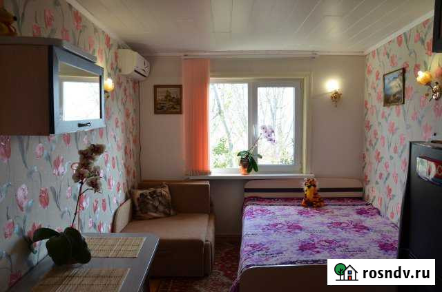 Коттедж 20 м² на участке 1 сот. в аренду посуточно в Алупке Алупка - изображение 1