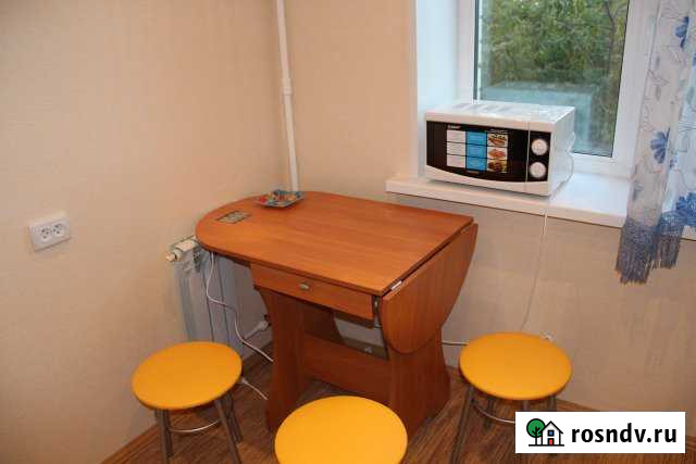 1-комнатная квартира, 38 м², 3/5 эт. в аренду посуточно в Каменске-Уральском Каменск-Уральский - изображение 1