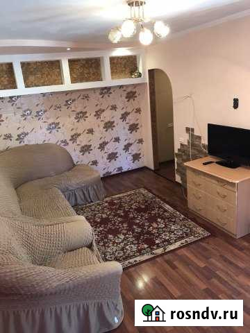 3-комнатная квартира, 52 м², 1/5 эт. в аренду посуточно в Белово Белово - изображение 1