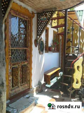 Комната 15 м² в 1-ком. кв., 1/2 эт. в аренду посуточно в Алупке Алупка - изображение 1