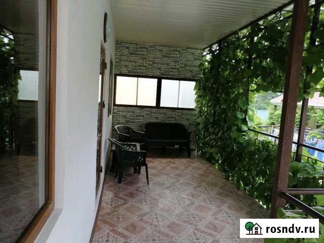 Дом 250 м² на участке 1 сот. в аренду посуточно в Дивноморском Дивноморское - изображение 1