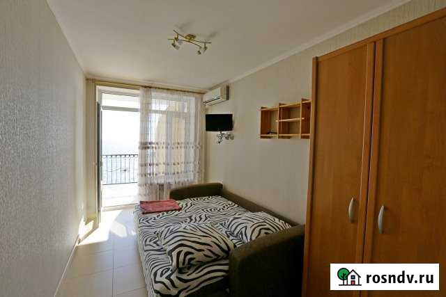 Коттедж 320 м² на участке 1 сот. в аренду посуточно в Ялте Ялта - изображение 1