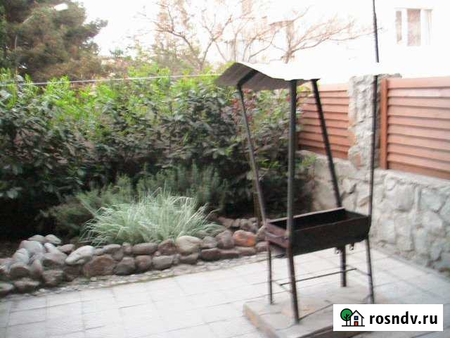 Коттедж 120 м² на участке 1 сот. в аренду посуточно в Алуште Алушта - изображение 1