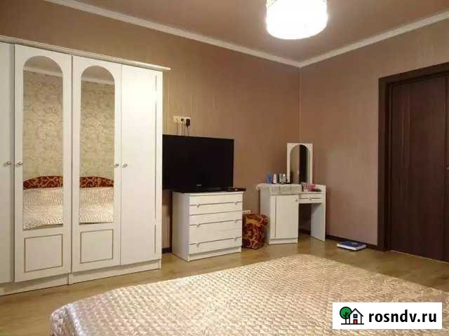 Коттедж 200 м² на участке 6 сот. в аренду посуточно в Геленджике Геленджик - изображение 1