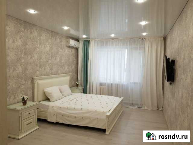 1-комнатная квартира, 40 м², 9/10 эт. в аренду посуточно в Энгельсе Энгельс - изображение 1