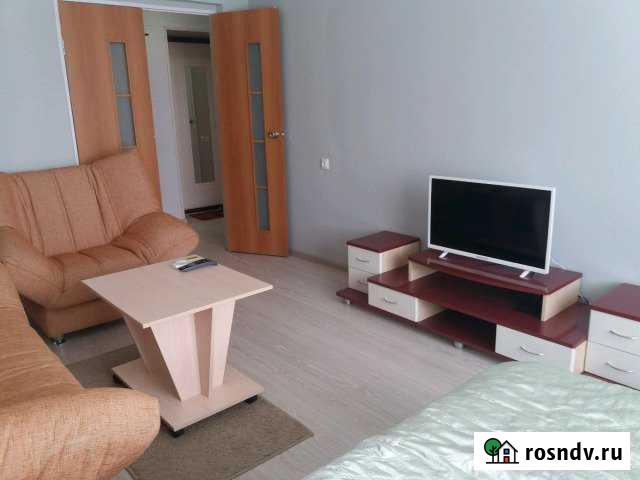 1-комнатная квартира, 40 м², 2/5 эт. в аренду посуточно в Березниках Березники - изображение 1