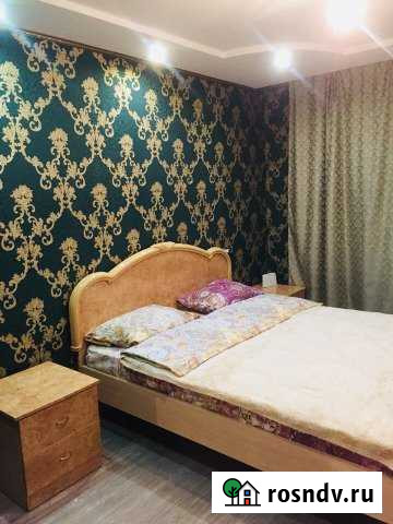 2-комнатная квартира, 65 м², 3/5 эт. в аренду посуточно в Воткинске Воткинск - изображение 1