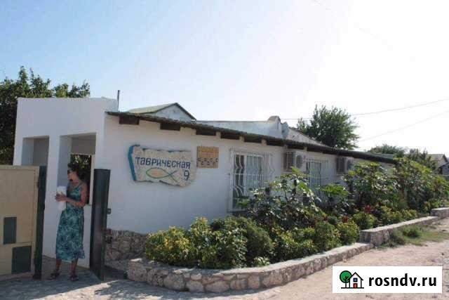 Комната 9 м² в 3-ком. кв., 1/1 эт. в аренду посуточно в Черноморском Республики Крым Черноморское - изображение 1