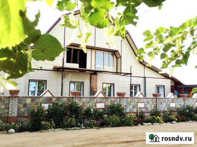 Коттедж 200 м² на участке 12 сот. в аренду посуточно в Белокурихе Белокуриха - изображение 1