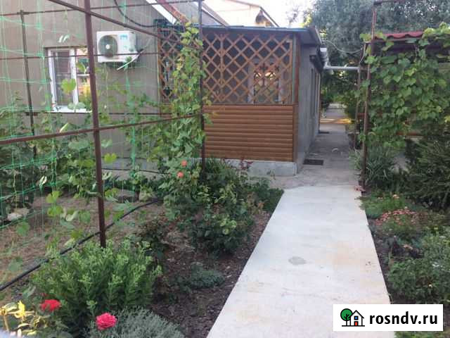 2-комнатная квартира, 50 м², 1/1 эт. в аренду посуточно в Черноморском Республики Крым Черноморское - изображение 1