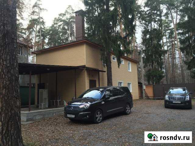 Дом 180 м² на участке 25 сот. в аренду на длительный срок в Малаховке Малаховка - изображение 1