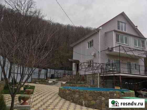 Дом 200 м² на участке 6 сот. в аренду посуточно в Туапсе Туапсе