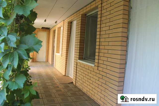 Коттедж 60 м² на участке 4 сот. в аренду посуточно в Соль-Илецке Соль-Илецк - изображение 1