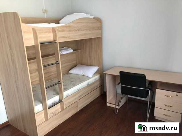 Комната 15 м² в 9-ком. кв., 1/4 эт. в аренду посуточно в Махачкале Махачкала - изображение 1