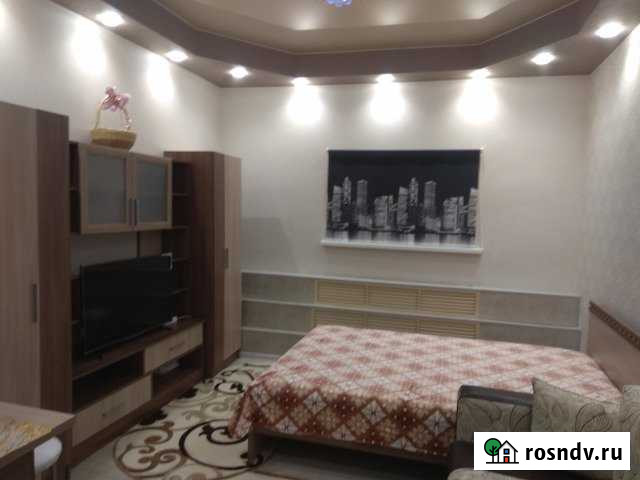 2-комнатная квартира, 65 м², 3/5 эт. в аренду посуточно в Губкинском Губкинский - изображение 1