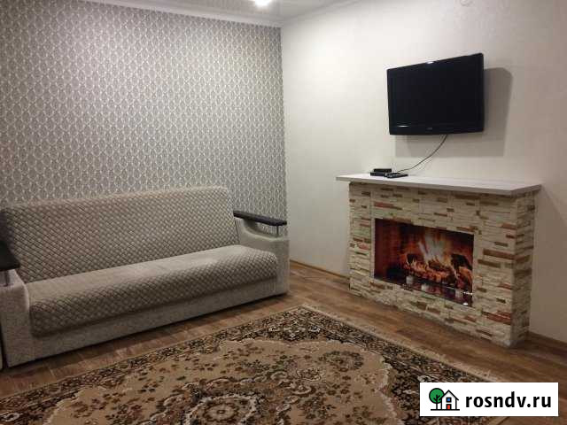 1-комнатная квартира, 36 м², 1/3 эт. в аренду посуточно в Шахтах Шахты - изображение 1