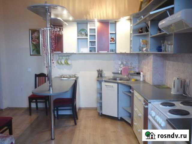 3-комнатная квартира, 100 м², 3/9 эт. в аренду посуточно в Старом Осколе Старый Оскол - изображение 1