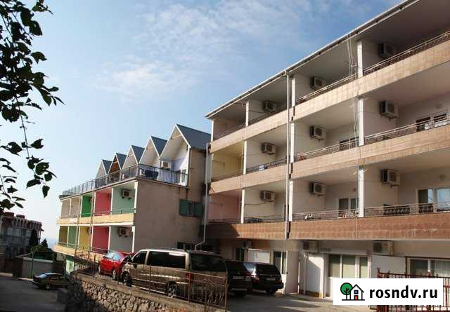 Комната 40 м² в 2-ком. кв., 4/4 эт. в аренду посуточно в Алупке Алупка - изображение 1