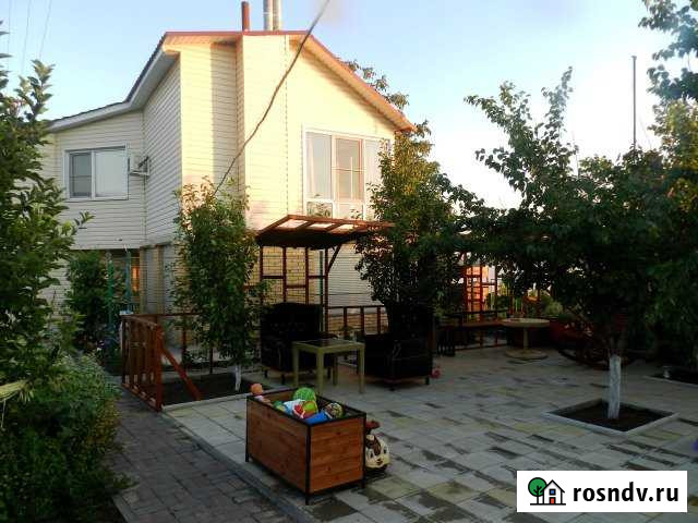Коттедж 150 м² на участке 8 сот. в аренду посуточно в Волгограде Волгоград - изображение 1