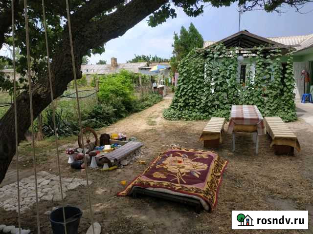 Комната 12 м² в 1-ком. кв., 1/1 эт. в аренду посуточно в Черноморском Республики Крым Черноморское - изображение 1