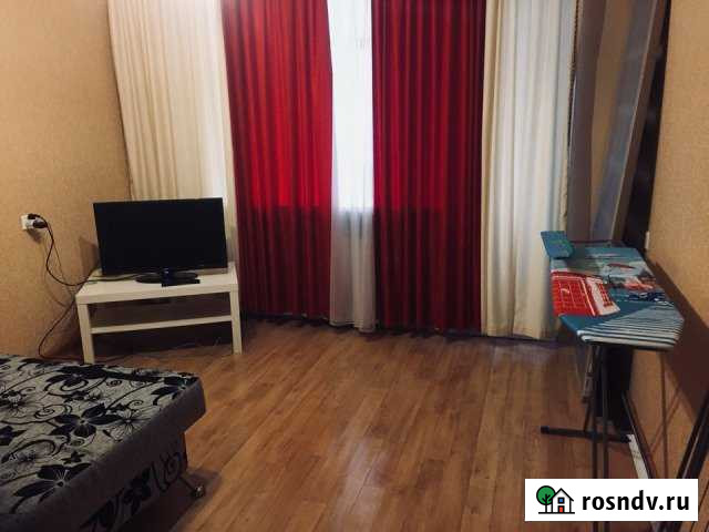 1-комнатная квартира, 40 м², 3/5 эт. в аренду посуточно в Воткинске Воткинск - изображение 1