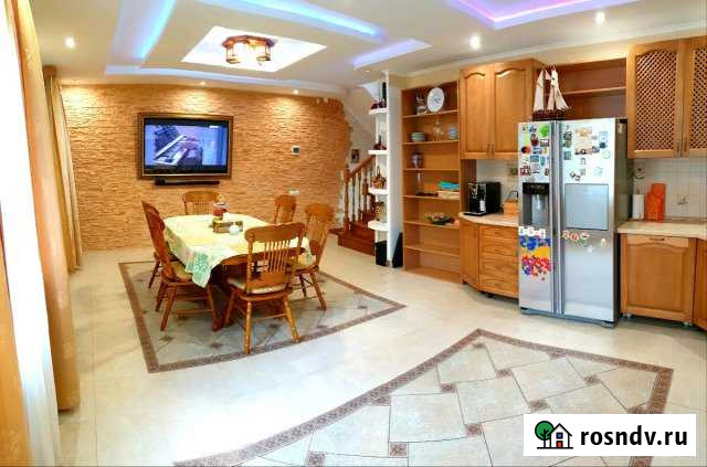 Таунхаус 265 м² на участке 3 сот. на продажу в Петропавловске-Камчатском Петропавловск-Камчатский - изображение 1