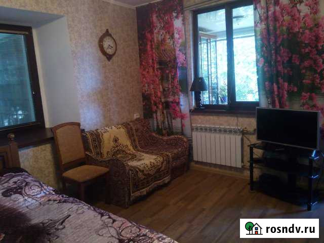 Комната 20 м² в 1-ком. кв., 1/1 эт. в аренду посуточно в Алупке Алупка - изображение 1