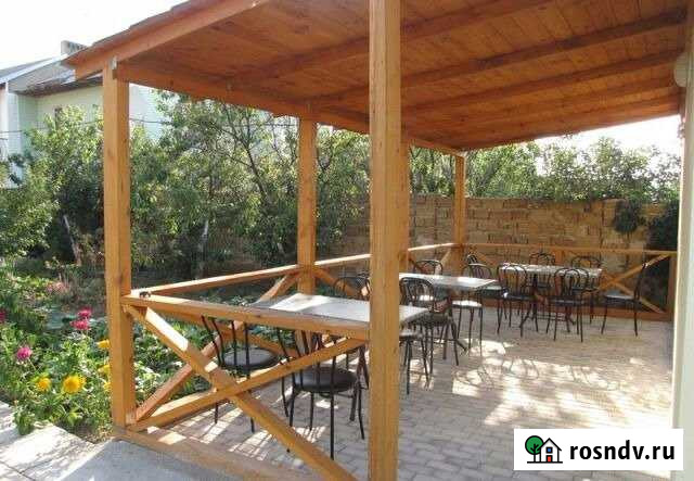 Дом 80 м² на участке 10 сот. в аренду посуточно в Приморском Приморский - изображение 1