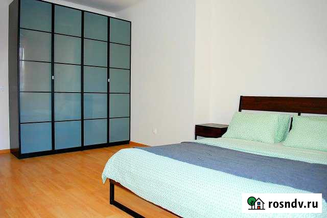 3-комнатная квартира, 90 м², 2/10 эт. в аренду посуточно в Екатеринбурге Екатеринбург - изображение 1