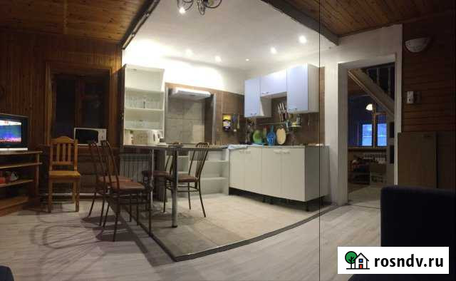 Дом 180 м² на участке 30 сот. в аренду посуточно в Свердловском Свердловский - изображение 1