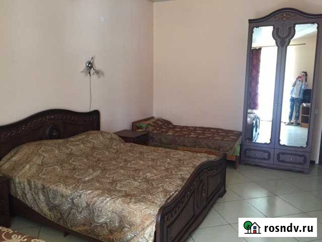 Комната 20 м² в 7-ком. кв., 2/3 эт. в аренду на длительный срок в Кабардинке Кабардинка - изображение 1