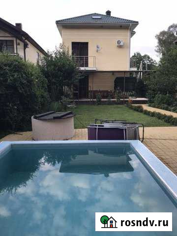 Коттедж 200 м² на участке 6 сот. в аренду посуточно в Геленджике Геленджик - изображение 1