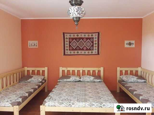 Коттедж 30 м² на участке 12 сот. в аренду посуточно в Евпатории Евпатория - изображение 1