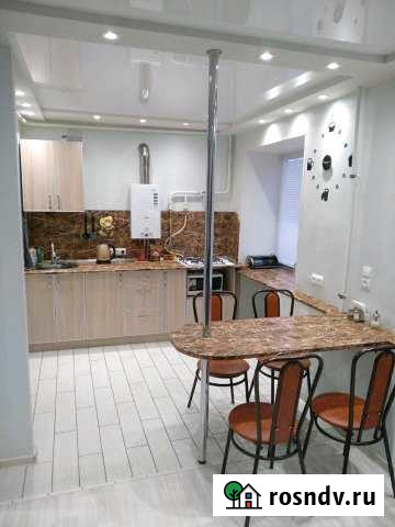 2-комнатная квартира, 40 м², 1/3 эт. в аренду посуточно в Дзержинске Дзержинск - изображение 1