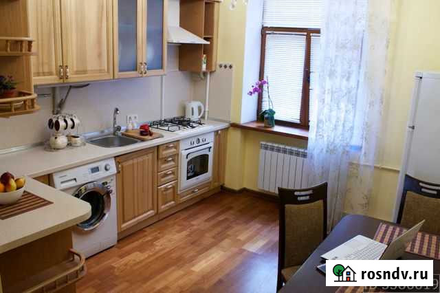 3-комнатная квартира, 87 м², 1/5 эт. в аренду посуточно в Севастополе Севастополь - изображение 1