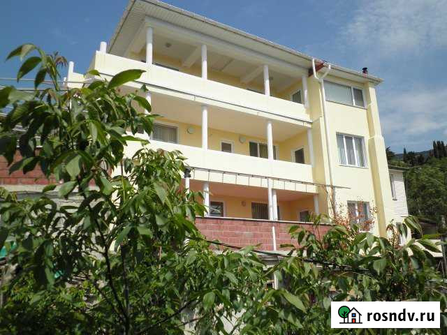 Дача 185 м² на участке 3.5 сот. в аренду посуточно в Ялте Ялта - изображение 1