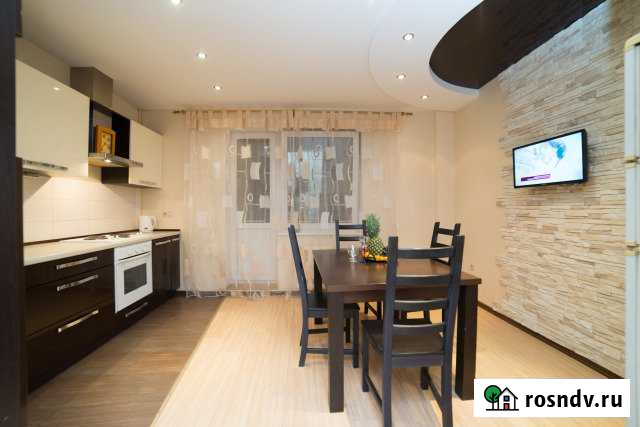 3-комнатная квартира, 110 м², 9/10 эт. в аренду посуточно в Челябинске Челябинск - изображение 1