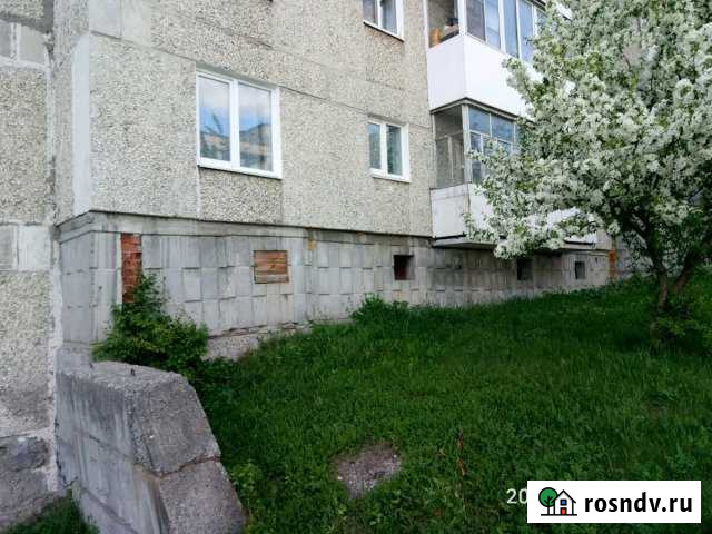 4-комнатная квартира, 73 м², 1/5 эт. на продажу в Карпинске Карпинск - изображение 1