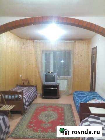 Комната 30 м² в 2-ком. кв., 1/2 эт. в аренду посуточно в Усть-Лабинске Усть-Лабинск - изображение 1