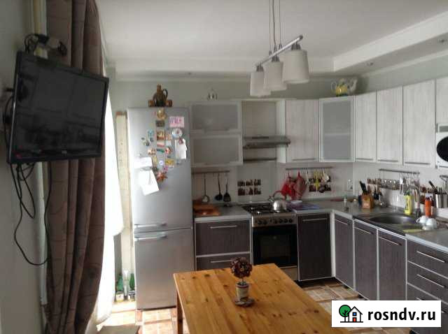 Коттедж 140 м² на участке 10 сот. в аренду посуточно в Яровом Яровое - изображение 1