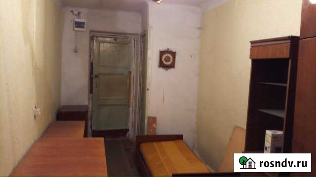 Комната 18 м² в 5-ком. кв., 1/4 эт. на продажу в Осинниках Осинники - изображение 1