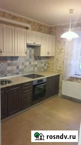 1-комнатная квартира, 36 м², 10/18 эт. в аренду на длительный срок в Буграх Бугры - изображение 1