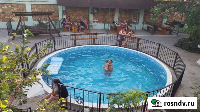 Комната 20 кв.м. в > 9-к, 1/2 эт. Черноморское - изображение 1