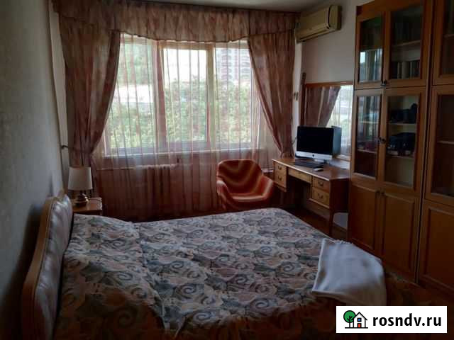 Комната 14 м² в 3-ком. кв., 9/9 эт. в аренду посуточно в Ялте Ялта - изображение 1